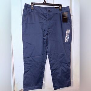 Lee Women’s  Navy Capris